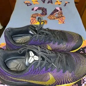 Nike Kobe Bryant Black Mamba KB Mentality Size 11 Kobe black Manna tee  sz L